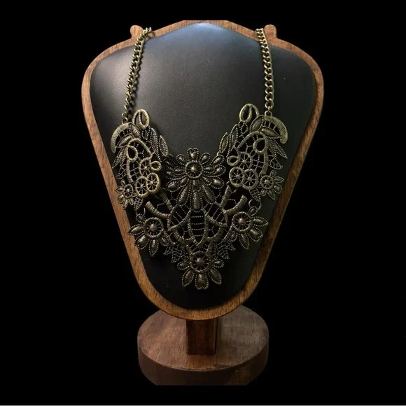 Vintage Brass Filigree bib necklace - Picture 4 of 5
